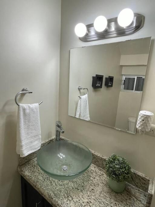 Casa Eliseos, A 5 Minutos De La Linea Fronteriza Villa Nogales  Bagian luar foto